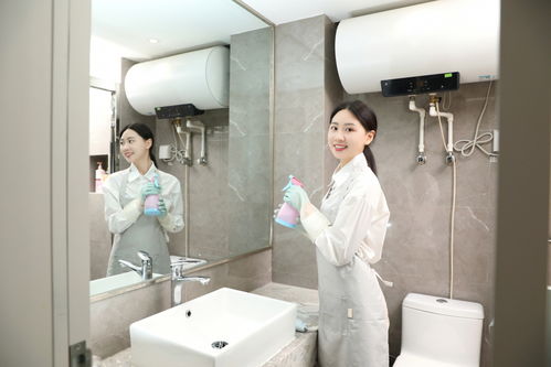 家政保洁清洁工浴室打扫服务女性人物摄影图 摄影